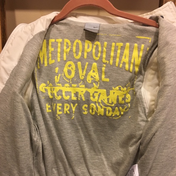 Nike White Jacket - Picture 6 of 6